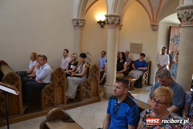 Zdjęcie w galerii na portalu naszraciborz.pl: Chór Bel Canto zaśpiewał w kaplicy zamkowej  wiadomości z regionu