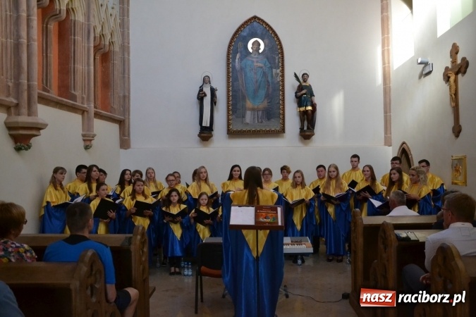 Zdjęcie w galerii na portalu naszraciborz.pl: Chór Bel Canto zaśpiewał w kaplicy zamkowej  wiadomości z regionu