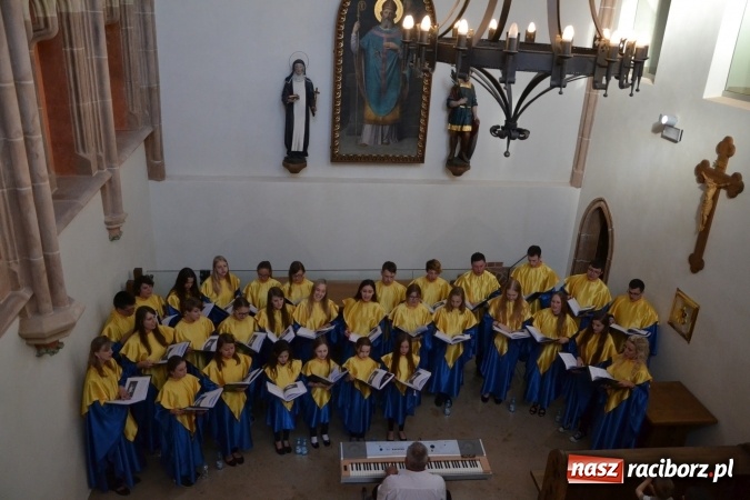 Zdjęcie w galerii na portalu naszraciborz.pl: Chór Bel Canto zaśpiewał w kaplicy zamkowej  wiadomości z regionu