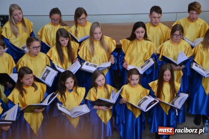 Zdjęcie w galerii na portalu naszraciborz.pl: Chór Bel Canto zaśpiewał w kaplicy zamkowej  wiadomości z regionu