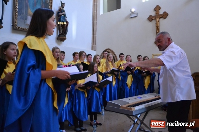 Zdjęcie w galerii na portalu naszraciborz.pl: Chór Bel Canto zaśpiewał w kaplicy zamkowej  wiadomości z regionu