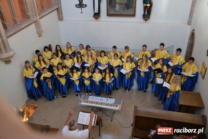 Zdjęcie w galerii na portalu naszraciborz.pl: Chór Bel Canto zaśpiewał w kaplicy zamkowej  wiadomości z regionu