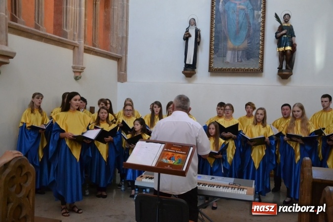 Zdjęcie w galerii na portalu naszraciborz.pl: Chór Bel Canto zaśpiewał w kaplicy zamkowej  wiadomości z regionu