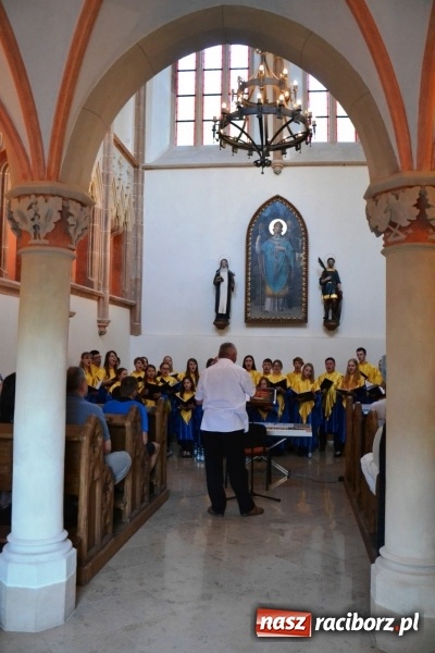 Zdjęcie w galerii na portalu naszraciborz.pl: Chór Bel Canto zaśpiewał w kaplicy zamkowej  wiadomości z regionu