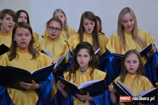 Zdjęcie w galerii na portalu naszraciborz.pl: Chór Bel Canto zaśpiewał w kaplicy zamkowej  wiadomości z regionu