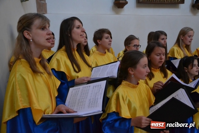 Zdjęcie w galerii na portalu naszraciborz.pl: Chór Bel Canto zaśpiewał w kaplicy zamkowej  wiadomości z regionu