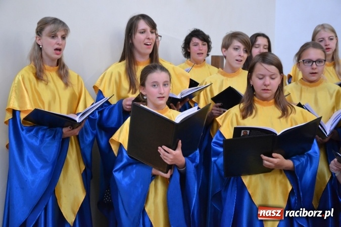 Zdjęcie w galerii na portalu naszraciborz.pl: Chór Bel Canto zaśpiewał w kaplicy zamkowej  wiadomości z regionu