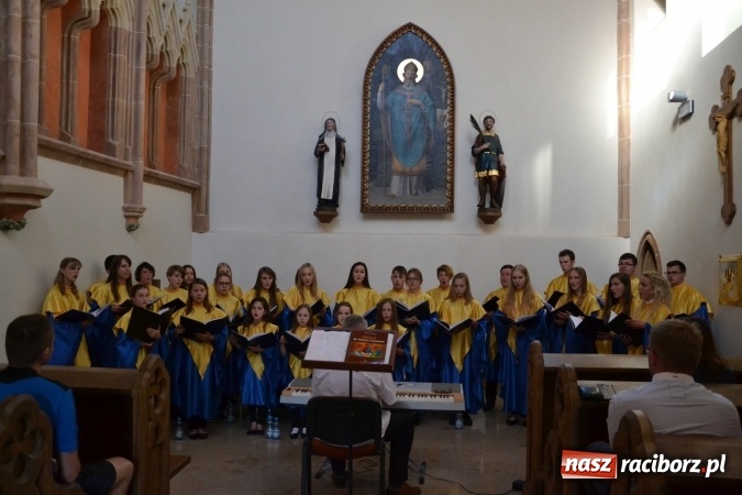 Zdjęcie w galerii na portalu naszraciborz.pl: Chór Bel Canto zaśpiewał w kaplicy zamkowej  wiadomości z regionu
