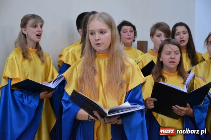 Zdjęcie w galerii na portalu naszraciborz.pl: Chór Bel Canto zaśpiewał w kaplicy zamkowej  wiadomości z regionu