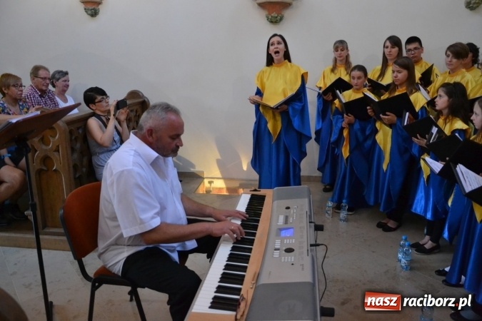 Zdjęcie w galerii na portalu naszraciborz.pl: Chór Bel Canto zaśpiewał w kaplicy zamkowej  wiadomości z regionu