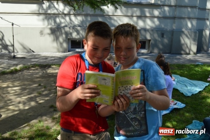 Zdjęcie w galerii na portalu naszraciborz.pl: Szkoła Podstawowa nr 4 i Gimnazjum nr 1 razem na rzecz czytelnictwa  wiadomości z regionu