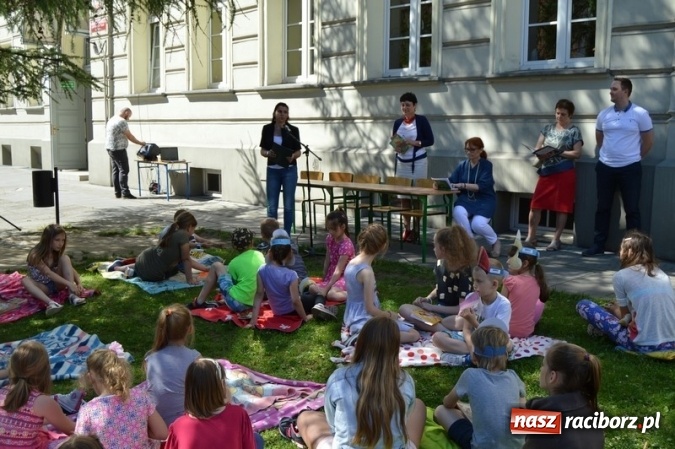 Zdjęcie w galerii na portalu naszraciborz.pl: Szkoła Podstawowa nr 4 i Gimnazjum nr 1 razem na rzecz czytelnictwa  wiadomości z regionu