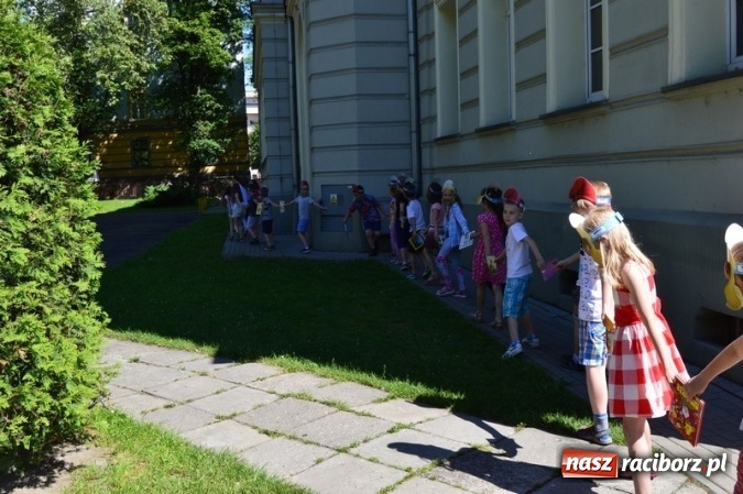 Zdjęcie w galerii na portalu naszraciborz.pl: Szkoła Podstawowa nr 4 i Gimnazjum nr 1 razem na rzecz czytelnictwa  wiadomości z regionu