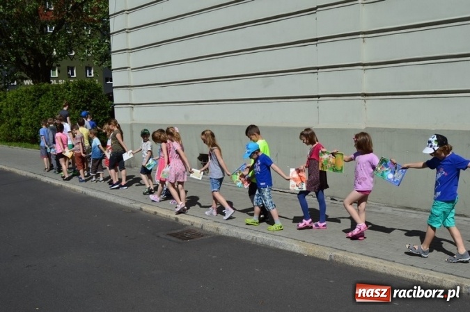 Zdjęcie w galerii na portalu naszraciborz.pl: Szkoła Podstawowa nr 4 i Gimnazjum nr 1 razem na rzecz czytelnictwa  wiadomości z regionu