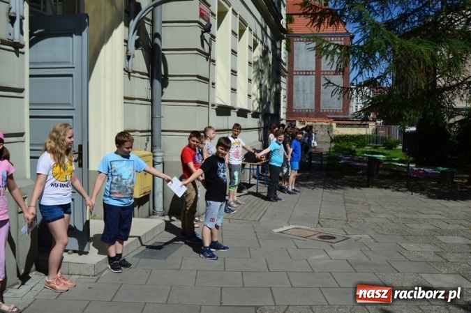 Zdjęcie w galerii na portalu naszraciborz.pl: Szkoła Podstawowa nr 4 i Gimnazjum nr 1 razem na rzecz czytelnictwa  wiadomości z regionu