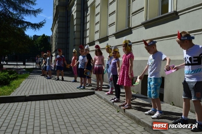 Zdjęcie w galerii na portalu naszraciborz.pl: Szkoła Podstawowa nr 4 i Gimnazjum nr 1 razem na rzecz czytelnictwa  wiadomości z regionu