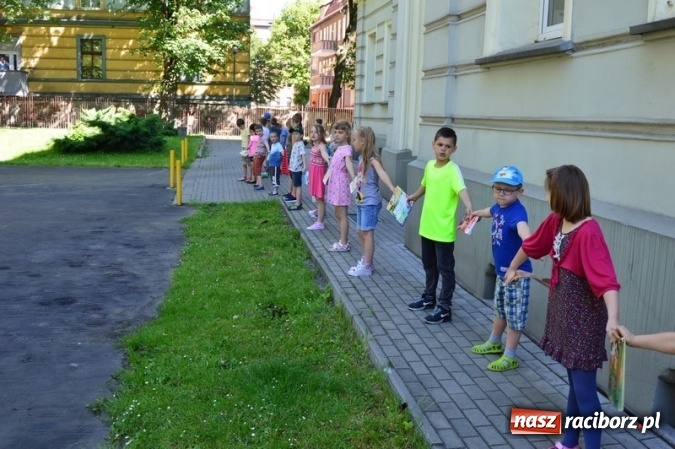 Zdjęcie w galerii na portalu naszraciborz.pl: Szkoła Podstawowa nr 4 i Gimnazjum nr 1 razem na rzecz czytelnictwa  wiadomości z regionu