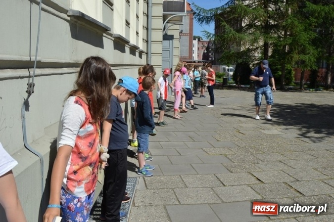 Zdjęcie w galerii na portalu naszraciborz.pl: Szkoła Podstawowa nr 4 i Gimnazjum nr 1 razem na rzecz czytelnictwa  wiadomości z regionu