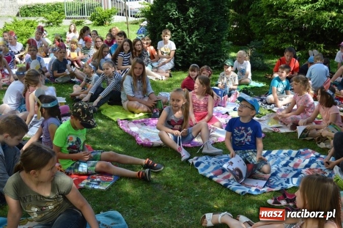 Zdjęcie w galerii na portalu naszraciborz.pl: Szkoła Podstawowa nr 4 i Gimnazjum nr 1 razem na rzecz czytelnictwa  wiadomości z regionu