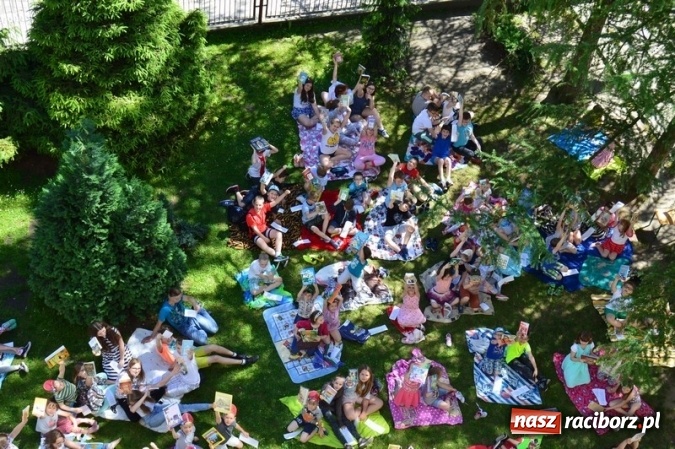 Zdjęcie w galerii na portalu naszraciborz.pl: Szkoła Podstawowa nr 4 i Gimnazjum nr 1 razem na rzecz czytelnictwa  wiadomości z regionu