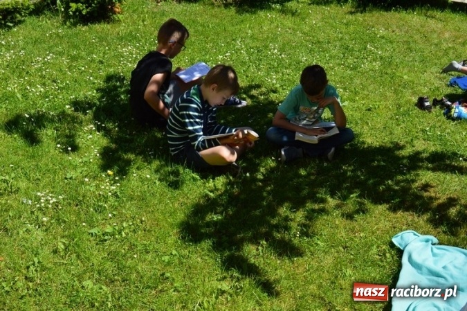 Zdjęcie w galerii na portalu naszraciborz.pl: Szkoła Podstawowa nr 4 i Gimnazjum nr 1 razem na rzecz czytelnictwa  wiadomości z regionu