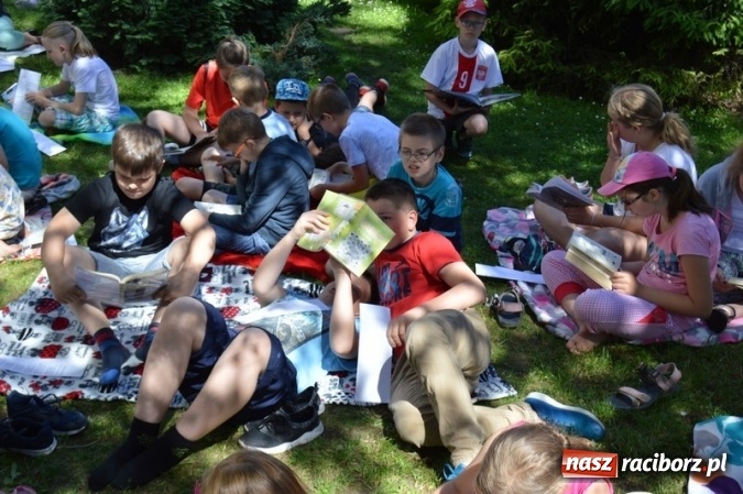 Zdjęcie w galerii na portalu naszraciborz.pl: Szkoła Podstawowa nr 4 i Gimnazjum nr 1 razem na rzecz czytelnictwa  wiadomości z regionu
