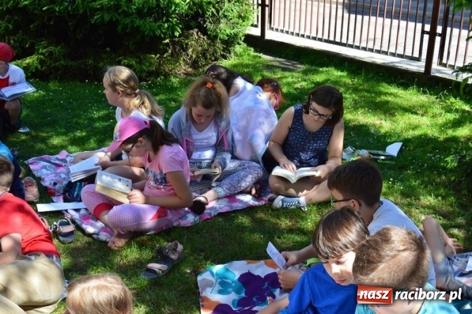Zdjęcie w galerii na portalu naszraciborz.pl: Szkoła Podstawowa nr 4 i Gimnazjum nr 1 razem na rzecz czytelnictwa  wiadomości z regionu