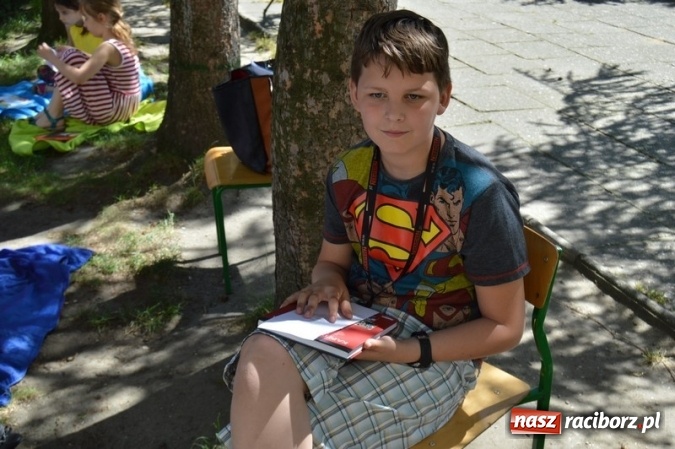 Zdjęcie w galerii na portalu naszraciborz.pl: Szkoła Podstawowa nr 4 i Gimnazjum nr 1 razem na rzecz czytelnictwa  wiadomości z regionu