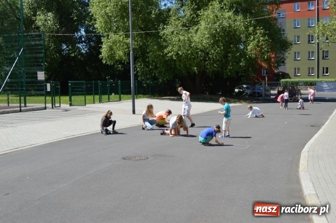 Zdjęcie w galerii na portalu naszraciborz.pl: Szkoła Podstawowa nr 4 i Gimnazjum nr 1 razem na rzecz czytelnictwa  wiadomości z regionu