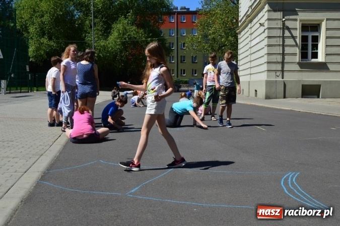 Zdjęcie w galerii na portalu naszraciborz.pl: Szkoła Podstawowa nr 4 i Gimnazjum nr 1 razem na rzecz czytelnictwa  wiadomości z regionu