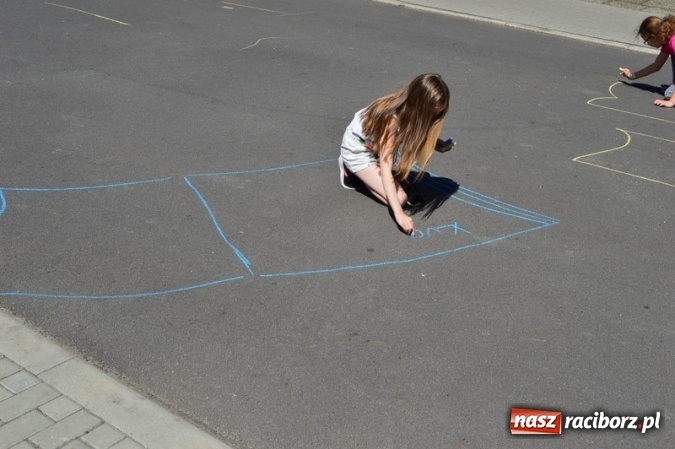 Zdjęcie w galerii na portalu naszraciborz.pl: Szkoła Podstawowa nr 4 i Gimnazjum nr 1 razem na rzecz czytelnictwa  wiadomości z regionu