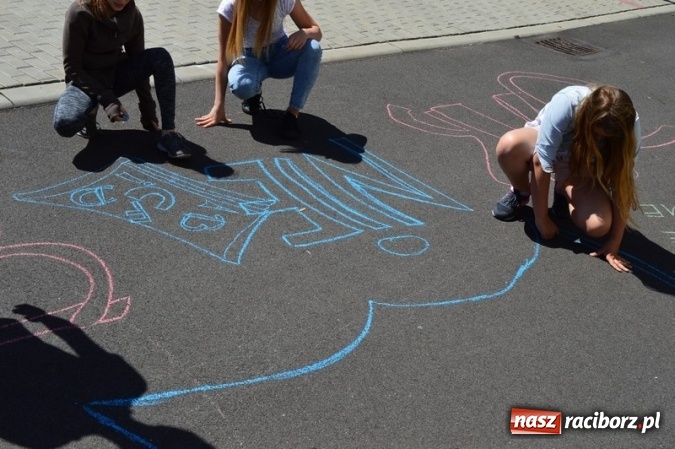 Zdjęcie w galerii na portalu naszraciborz.pl: Szkoła Podstawowa nr 4 i Gimnazjum nr 1 razem na rzecz czytelnictwa  wiadomości z regionu