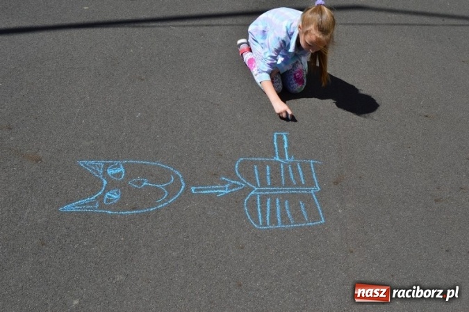 Zdjęcie w galerii na portalu naszraciborz.pl: Szkoła Podstawowa nr 4 i Gimnazjum nr 1 razem na rzecz czytelnictwa  wiadomości z regionu