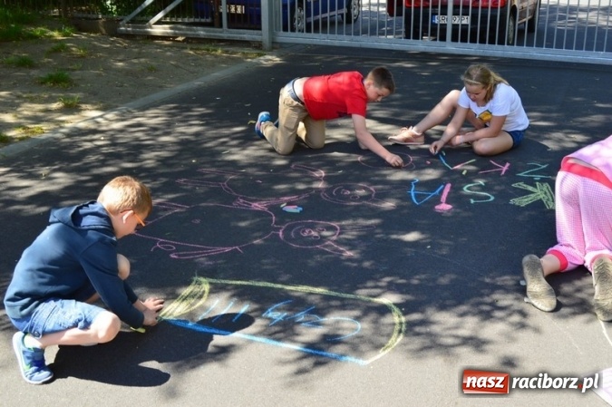 Zdjęcie w galerii na portalu naszraciborz.pl: Szkoła Podstawowa nr 4 i Gimnazjum nr 1 razem na rzecz czytelnictwa  wiadomości z regionu