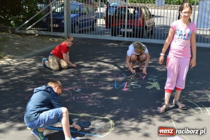 Zdjęcie w galerii na portalu naszraciborz.pl: Szkoła Podstawowa nr 4 i Gimnazjum nr 1 razem na rzecz czytelnictwa  wiadomości z regionu