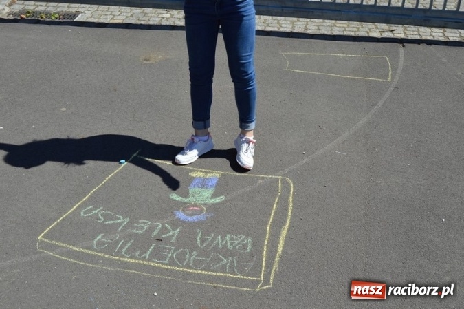 Zdjęcie w galerii na portalu naszraciborz.pl: Szkoła Podstawowa nr 4 i Gimnazjum nr 1 razem na rzecz czytelnictwa  wiadomości z regionu