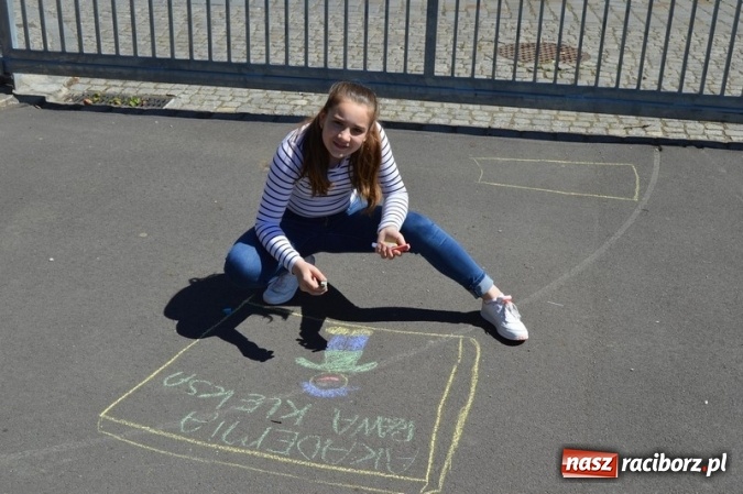 Zdjęcie w galerii na portalu naszraciborz.pl: Szkoła Podstawowa nr 4 i Gimnazjum nr 1 razem na rzecz czytelnictwa  wiadomości z regionu