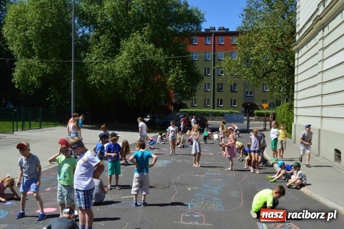 Zdjęcie w galerii na portalu naszraciborz.pl: Szkoła Podstawowa nr 4 i Gimnazjum nr 1 razem na rzecz czytelnictwa  wiadomości z regionu