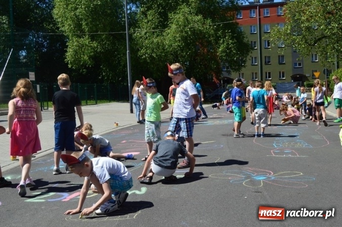 Zdjęcie w galerii na portalu naszraciborz.pl: Szkoła Podstawowa nr 4 i Gimnazjum nr 1 razem na rzecz czytelnictwa  wiadomości z regionu