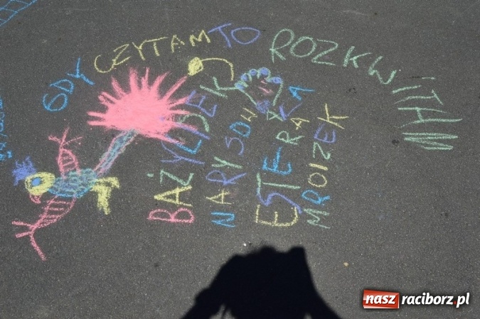 Zdjęcie w galerii na portalu naszraciborz.pl: Szkoła Podstawowa nr 4 i Gimnazjum nr 1 razem na rzecz czytelnictwa  wiadomości z regionu