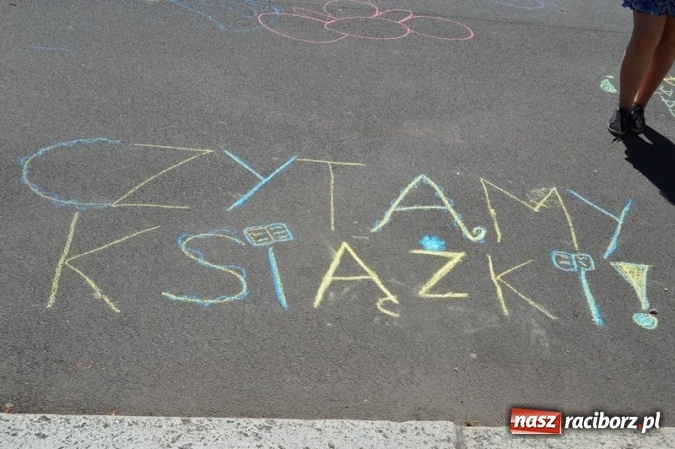 Zdjęcie w galerii na portalu naszraciborz.pl: Szkoła Podstawowa nr 4 i Gimnazjum nr 1 razem na rzecz czytelnictwa  wiadomości z regionu