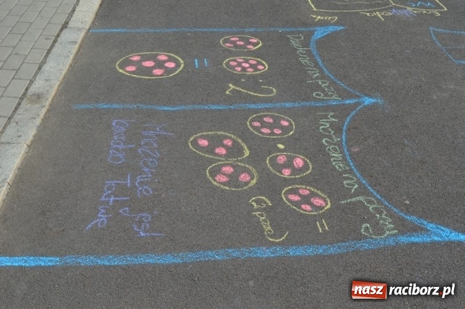 Zdjęcie w galerii na portalu naszraciborz.pl: Szkoła Podstawowa nr 4 i Gimnazjum nr 1 razem na rzecz czytelnictwa  wiadomości z regionu