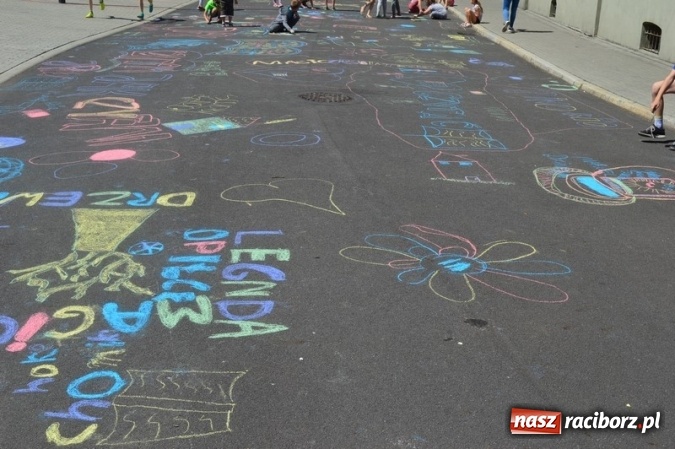 Zdjęcie w galerii na portalu naszraciborz.pl: Szkoła Podstawowa nr 4 i Gimnazjum nr 1 razem na rzecz czytelnictwa  wiadomości z regionu