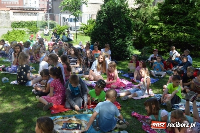 Zdjęcie w galerii na portalu naszraciborz.pl: Szkoła Podstawowa nr 4 i Gimnazjum nr 1 razem na rzecz czytelnictwa  wiadomości z regionu
