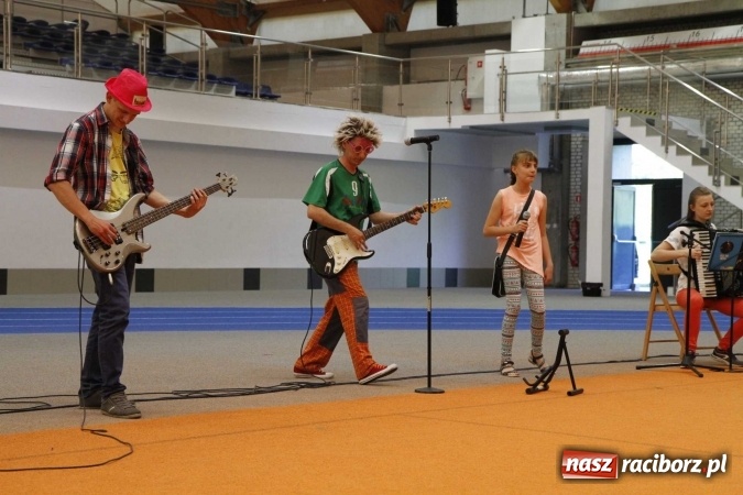 Zdjęcie w galerii na portalu naszraciborz.pl: ZSOMS. Dzień Dziecka w sportowym stylu  wiadomości z regionu