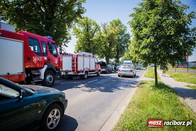 Zdjęcie w galerii na portalu naszraciborz.pl: Zderzenie seata i saaba na Opawskiej  wiadomości z regionu