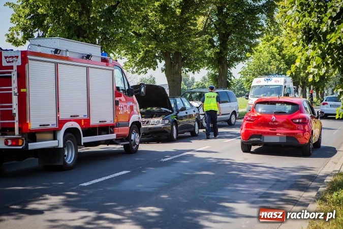 Zdjęcie w galerii na portalu naszraciborz.pl: Zderzenie seata i saaba na Opawskiej  wiadomości z regionu