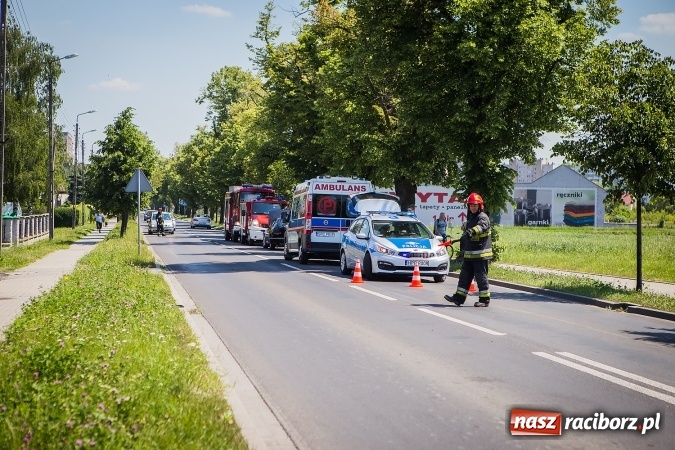 Zdjęcie w galerii na portalu naszraciborz.pl: Zderzenie seata i saaba na Opawskiej  wiadomości z regionu