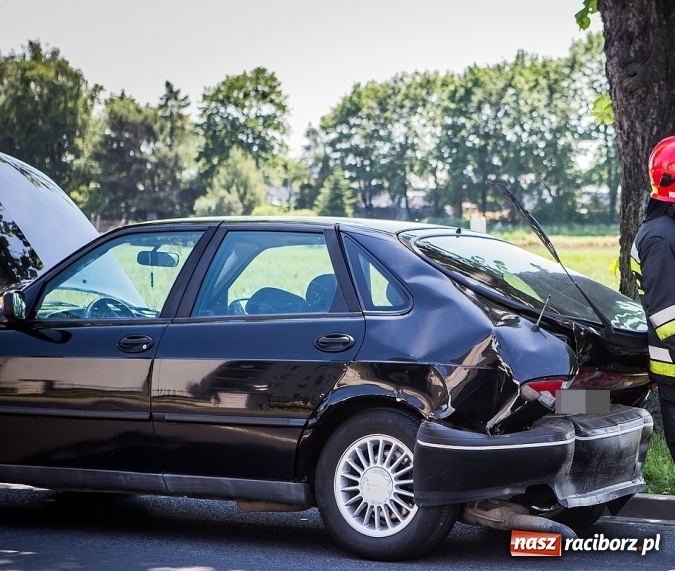 Zdjęcie w galerii na portalu naszraciborz.pl: Zderzenie seata i saaba na Opawskiej  wiadomości z regionu