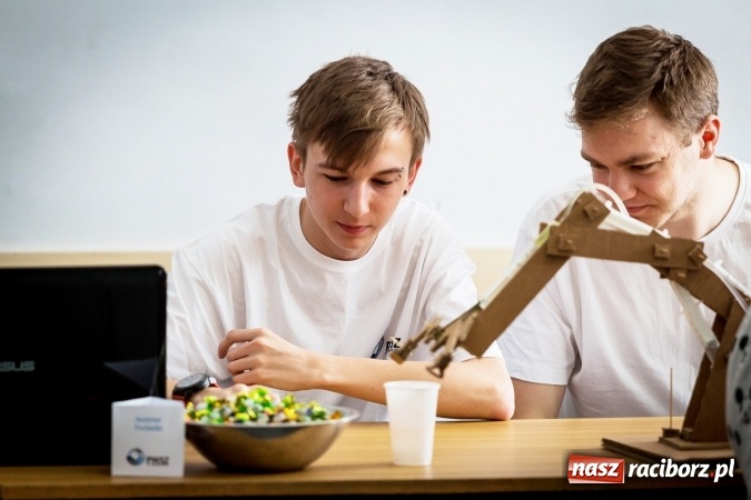 Zdjęcie w galerii na portalu naszraciborz.pl: Dzień Dziecka z Techniką w PWSZ w Raciborzu  wiadomości z regionu